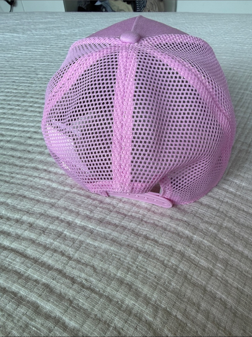 Alo Candy Heart Pink District Trucker Hat - Picture 3 of 6